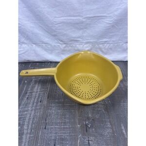 Vintage Tupperware Harvest Gold Yellow Square Colander Strainer Long Handle 1529